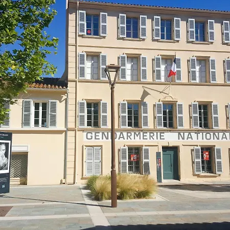 Boulevard Louis Blanc-1 By Interhome Apartamento