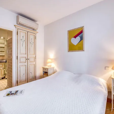 Boulevard Louis Blanc-1 By Interhome شقة سان تروبيه